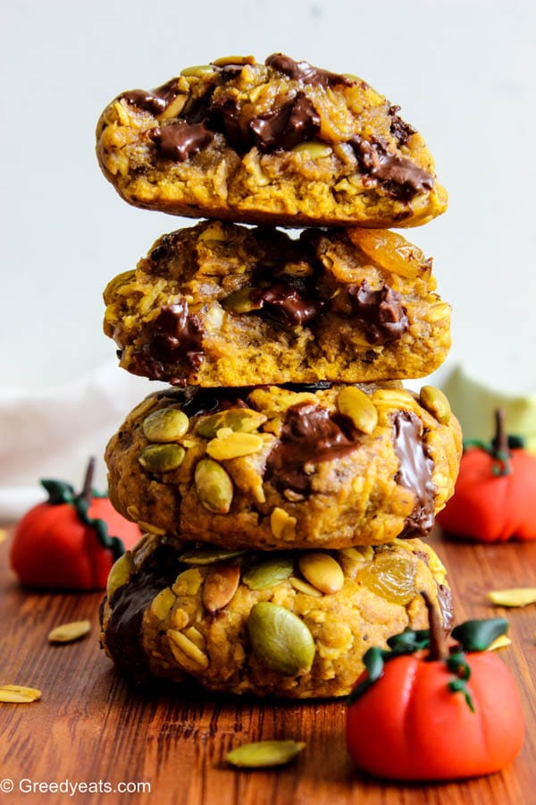 Thick and chewy oatmeal pumpkin cookies recipe