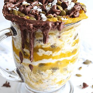 Pumpkin pie overnight oats with pumpkin spice and chocolate