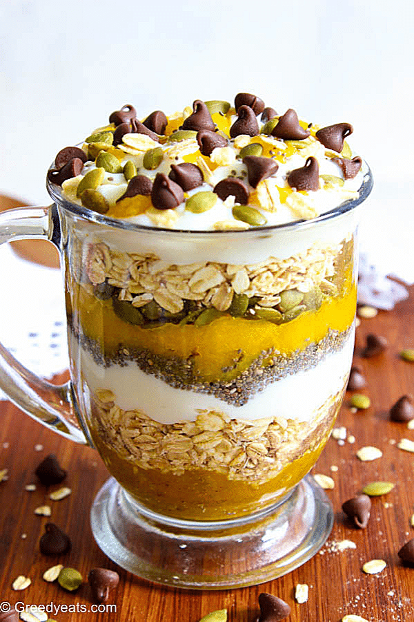 Pumpkin pie overnight oats with chia seeds and pumpkin spice