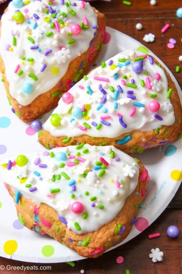 You would want to bake these easy scones recipe everyday once you learn how easy and funfetti filled this treat is!