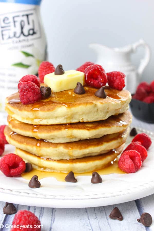 Best, quick and easy pancakes recipe made with only six ingredients and these actually taste good!