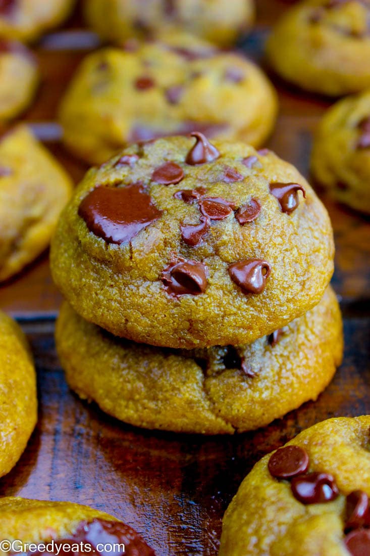 Soft, thick and puffy peanut butter cookies that taste almost like peanut butter in the centers!