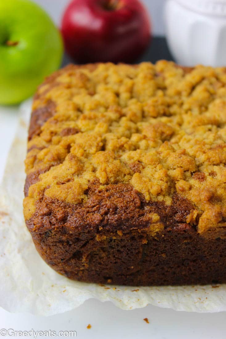 Up your breakfast game with this apple coffee cake topped and cinnamon crumb topping