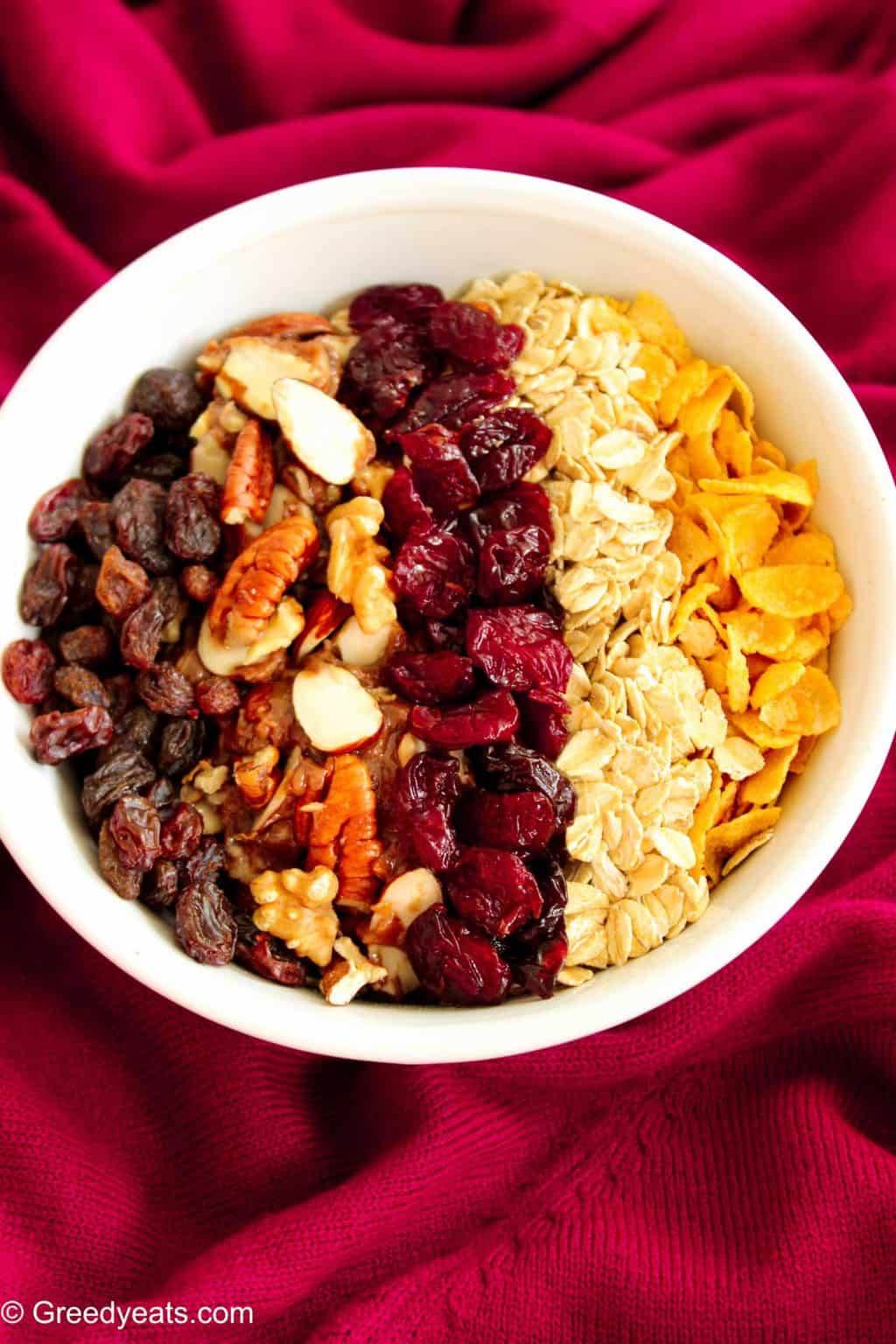 Granola Trail Mix Recipe: How to Make It