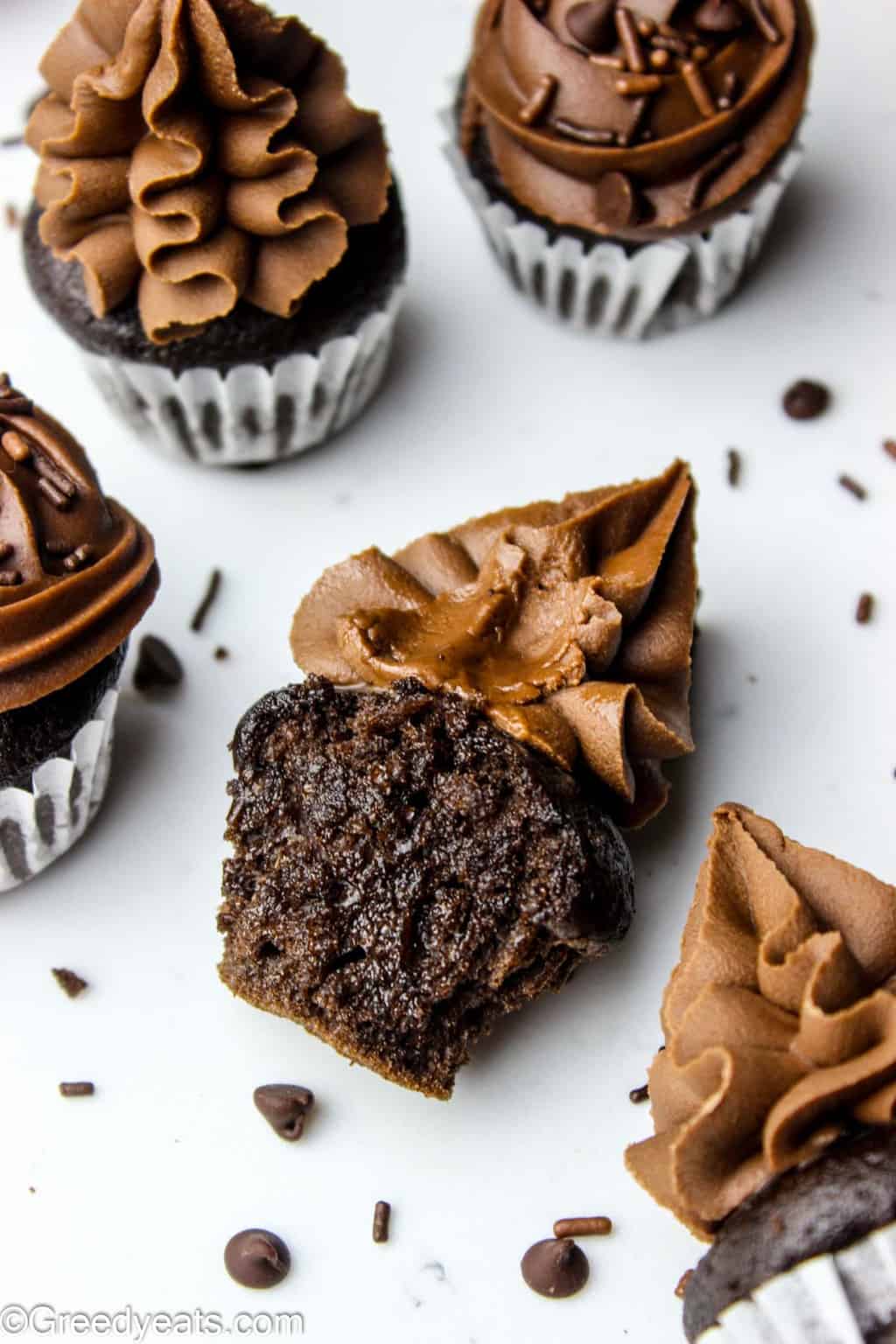 Learn how to make mini chocolate cupcakes on Greedyeats.com