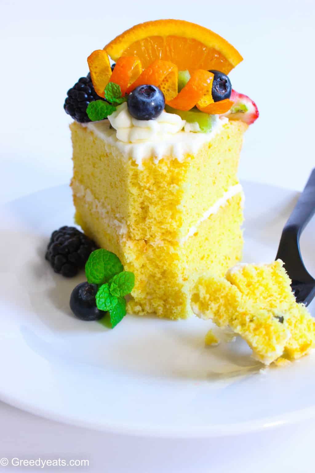 Orange chiffon cake recipe with vanilla cream and fresh fruits