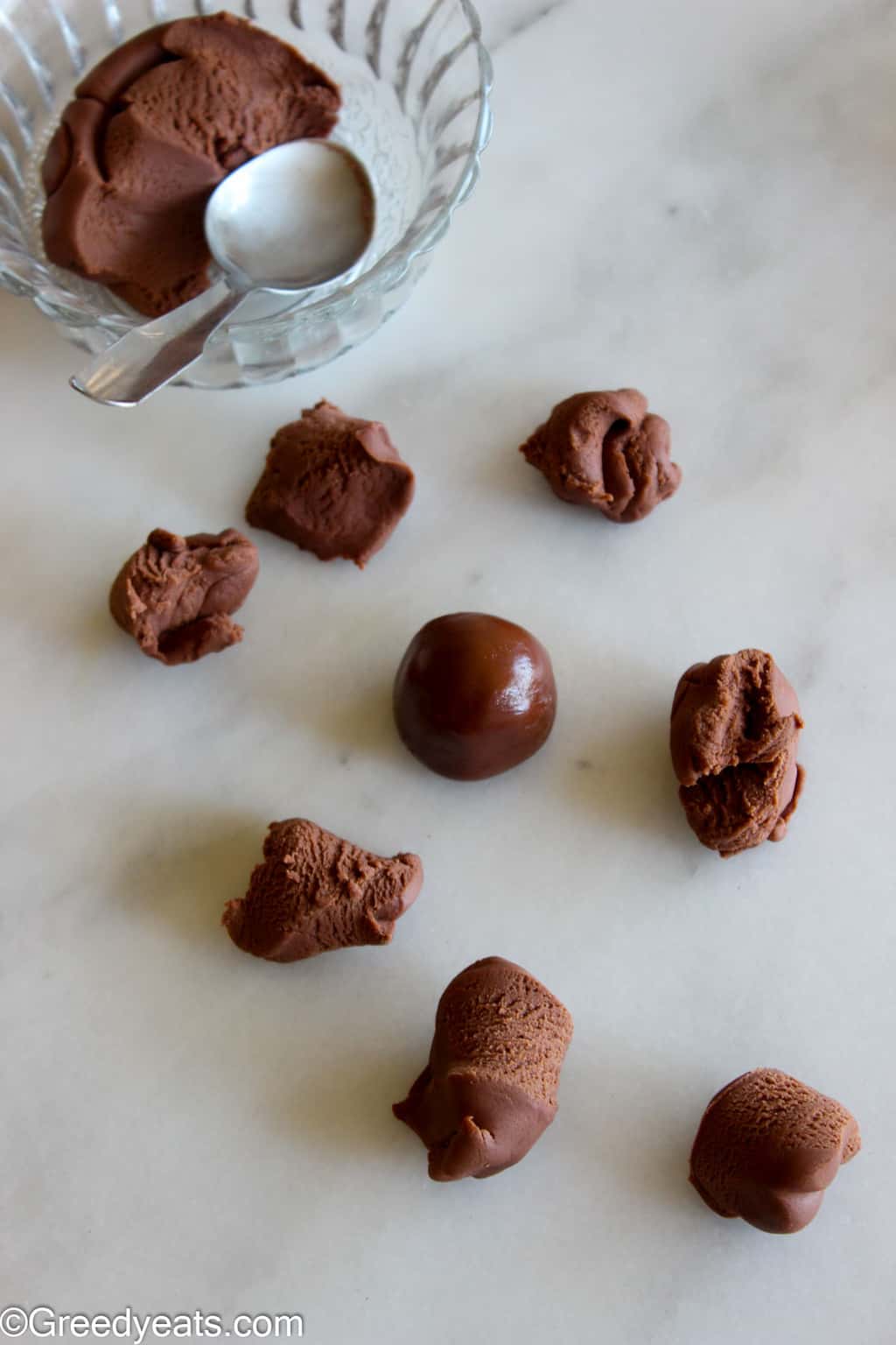 Chocolate truffles from scratch on Greedyeats.com