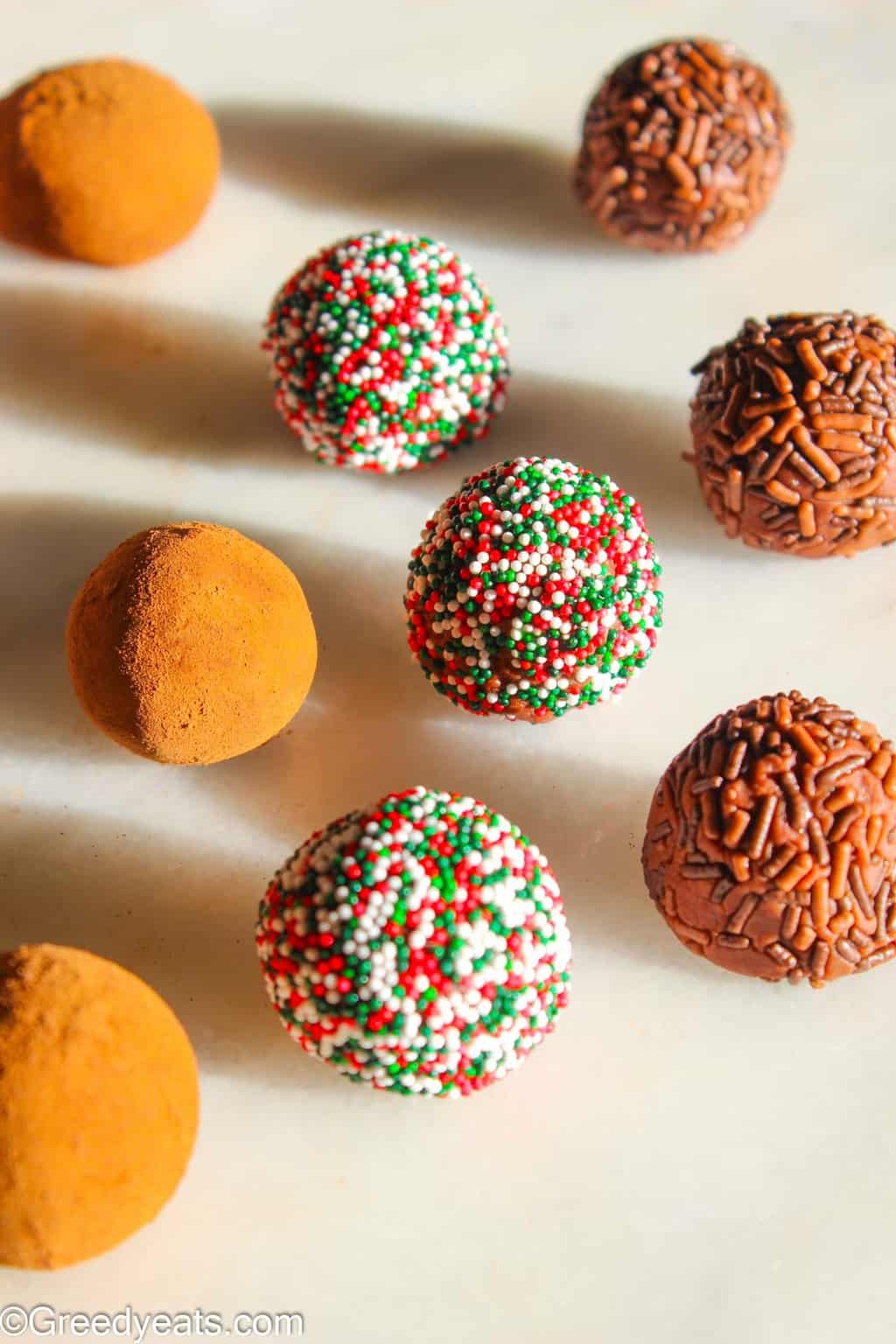 Learn how do you make homemade chocolate truffles on Greedyeats.com