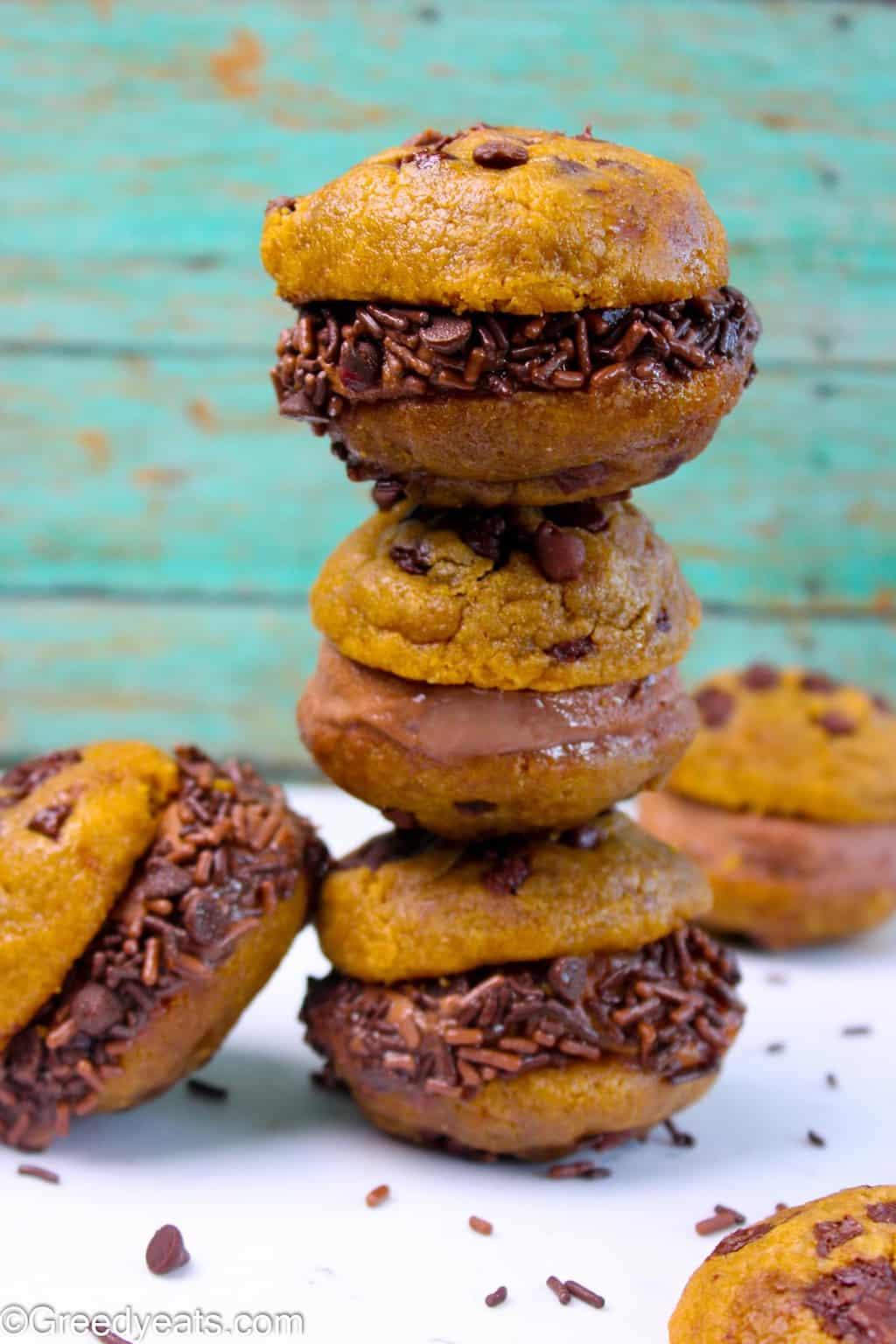 Cool of with these Homemade Ice Cream Cookie Sandwiches. Best Summer Dessert ever!