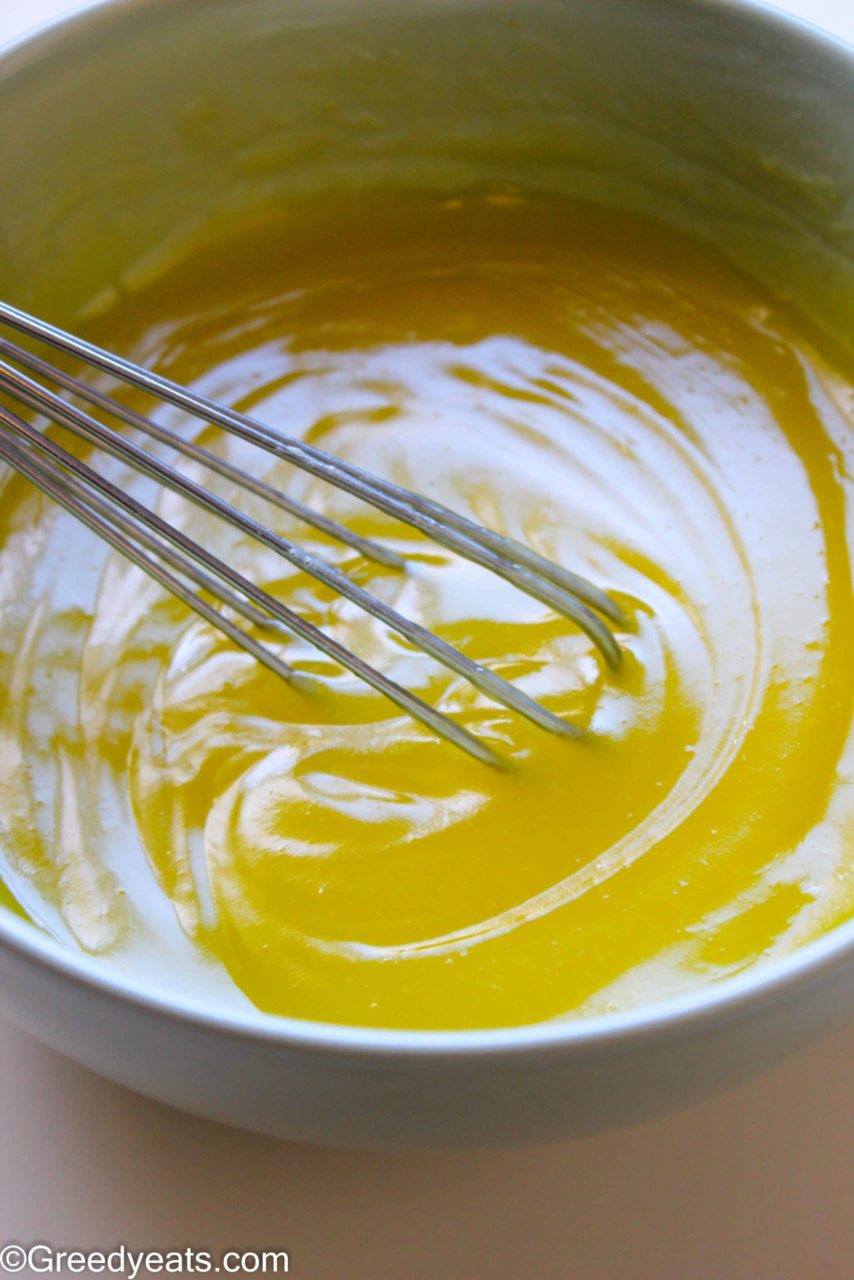 Perfectly smooth and thick lemon curd that tastes good on scones, biscuits, toasts and almost all baked goods!