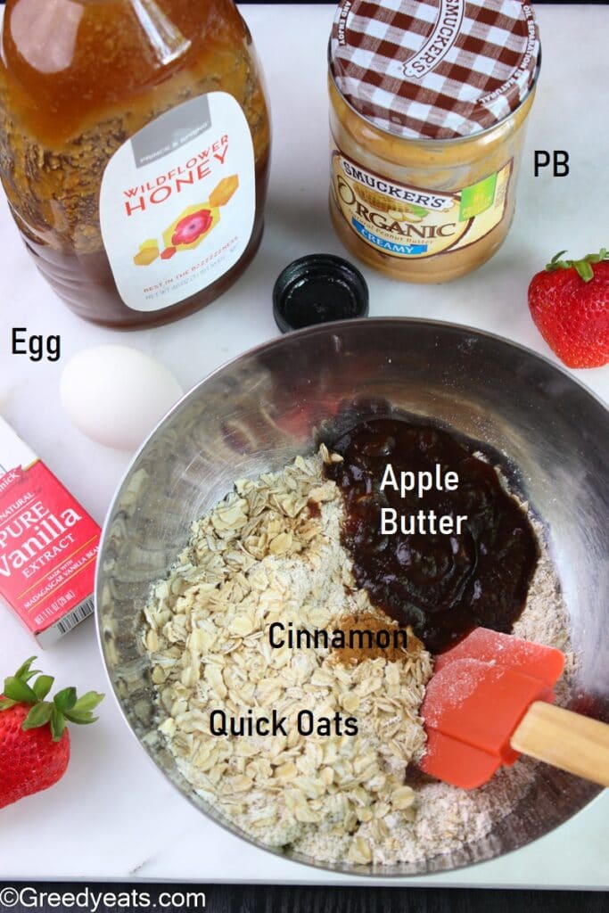 Wholesome ingredients like oats, pb, honey, cinnamon to make oats bars