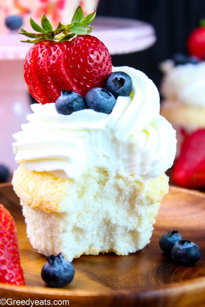 Angel Food Cake Cupcakes Greedy Eats