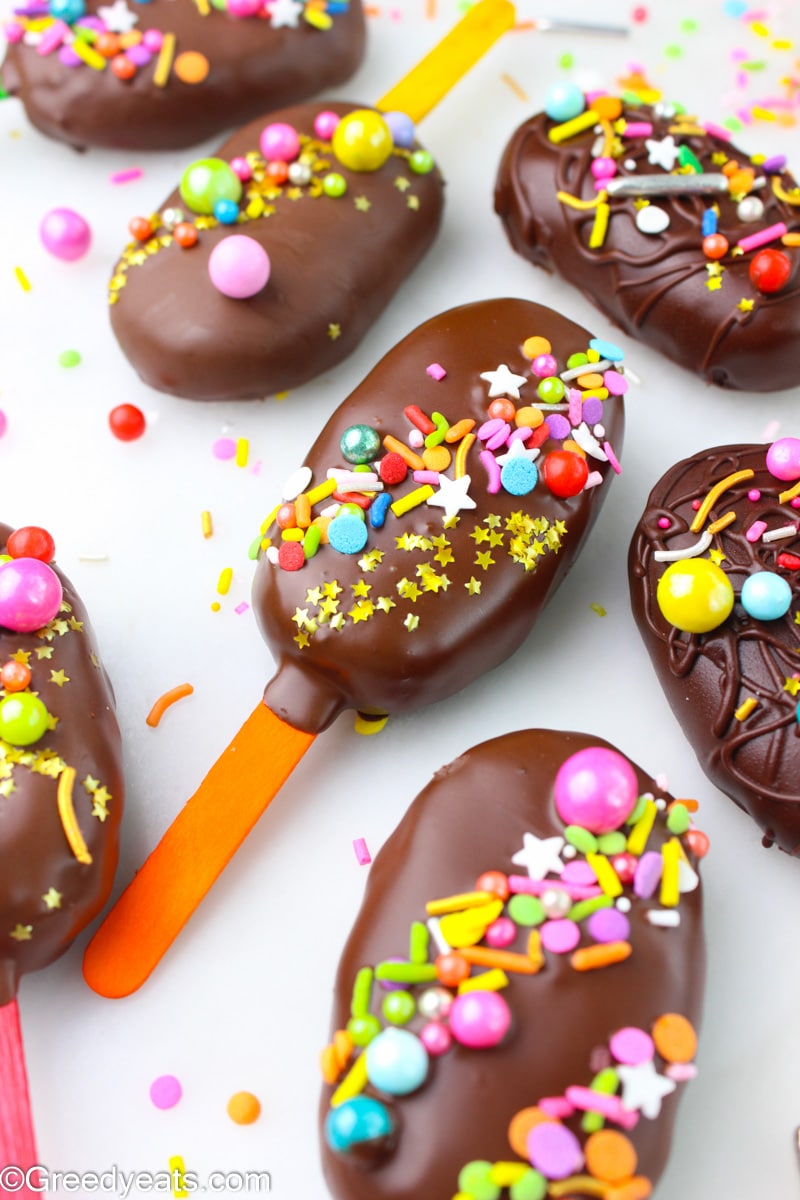 Cakesicles Cake Pops (Cake Popsicles Recipe)