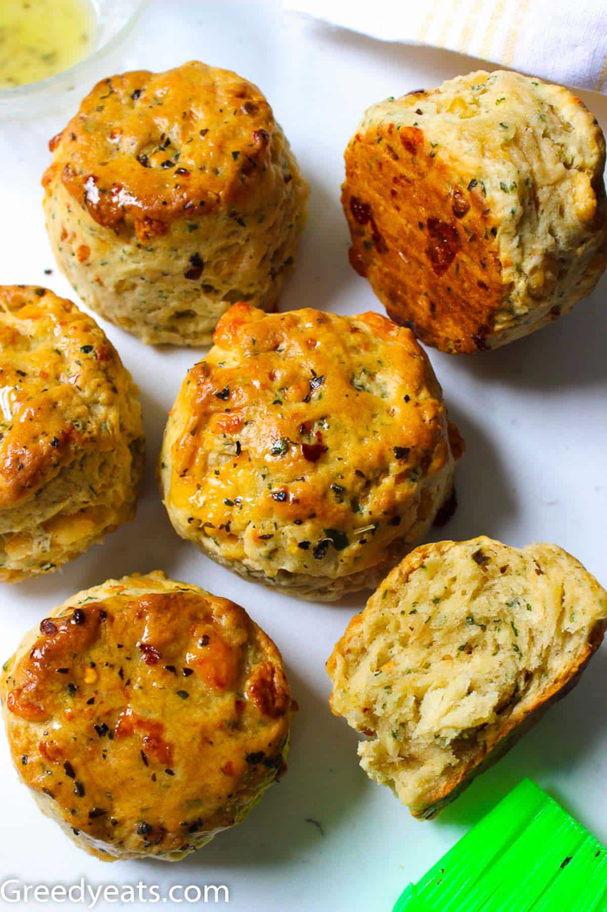 This Cheese biscuits recipe uses simple pantry ingredients, infused with fresh garlic and is so cheesy.